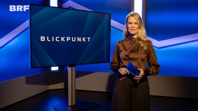 Moderatorin Julia Slot im Blickpunkt-Studio